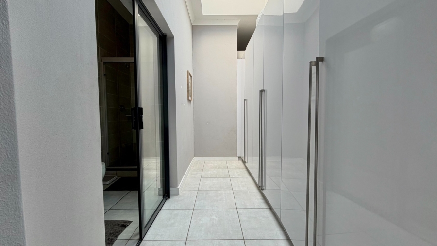 1 Bedroom Property for Sale in Paardevlei Western Cape
